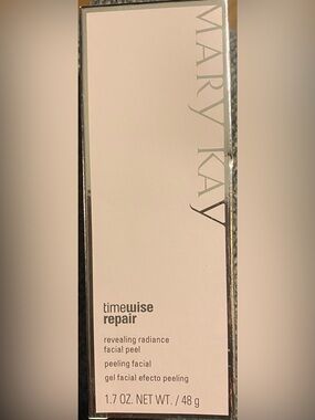 Mary Kay Timewise Repair Revealing Radiance Facial Peel - Light Pink & Silver